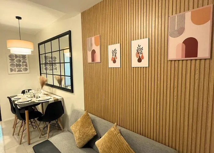 Urbanic Styled 2br - Views Unit *